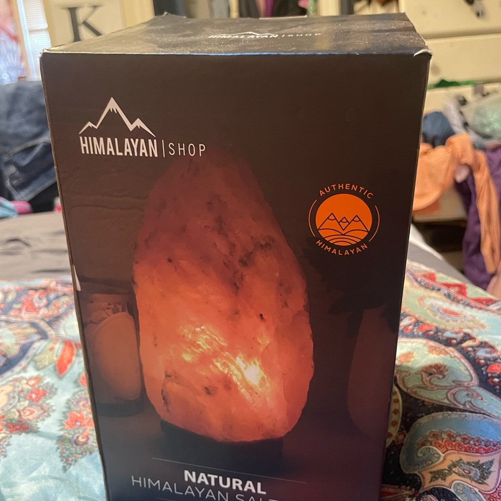 Himalayan Shop Natural Salt Lamp (BRAND NEW)!!!!